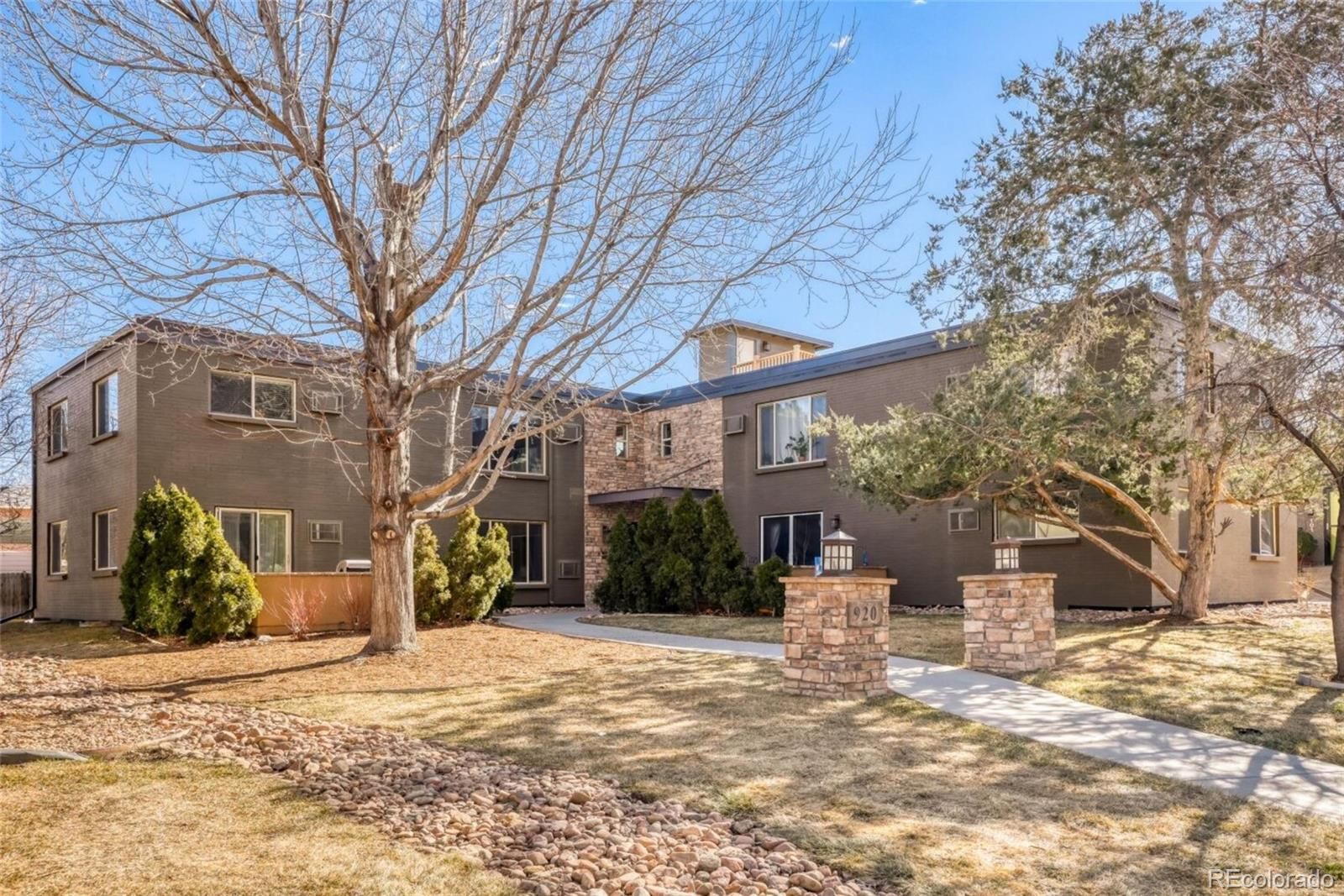 920 Eudora Street 102