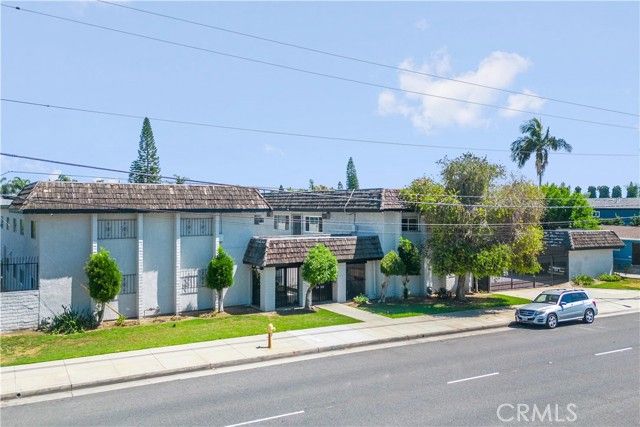 8202 Rosemead Boulevard