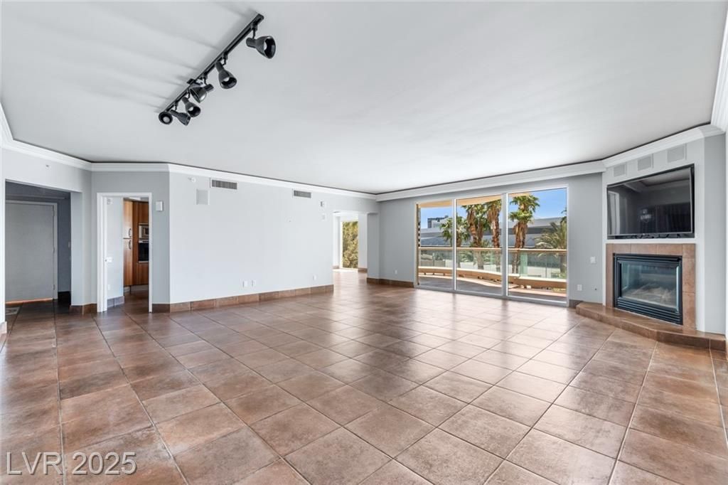 2857 Paradise Road 301