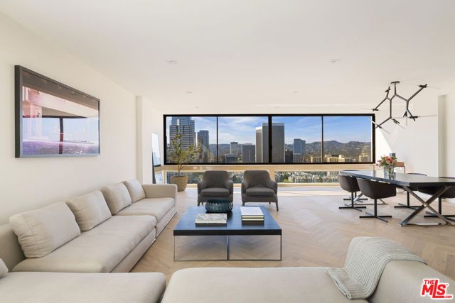 2220 Avenue Of The Stars 2601