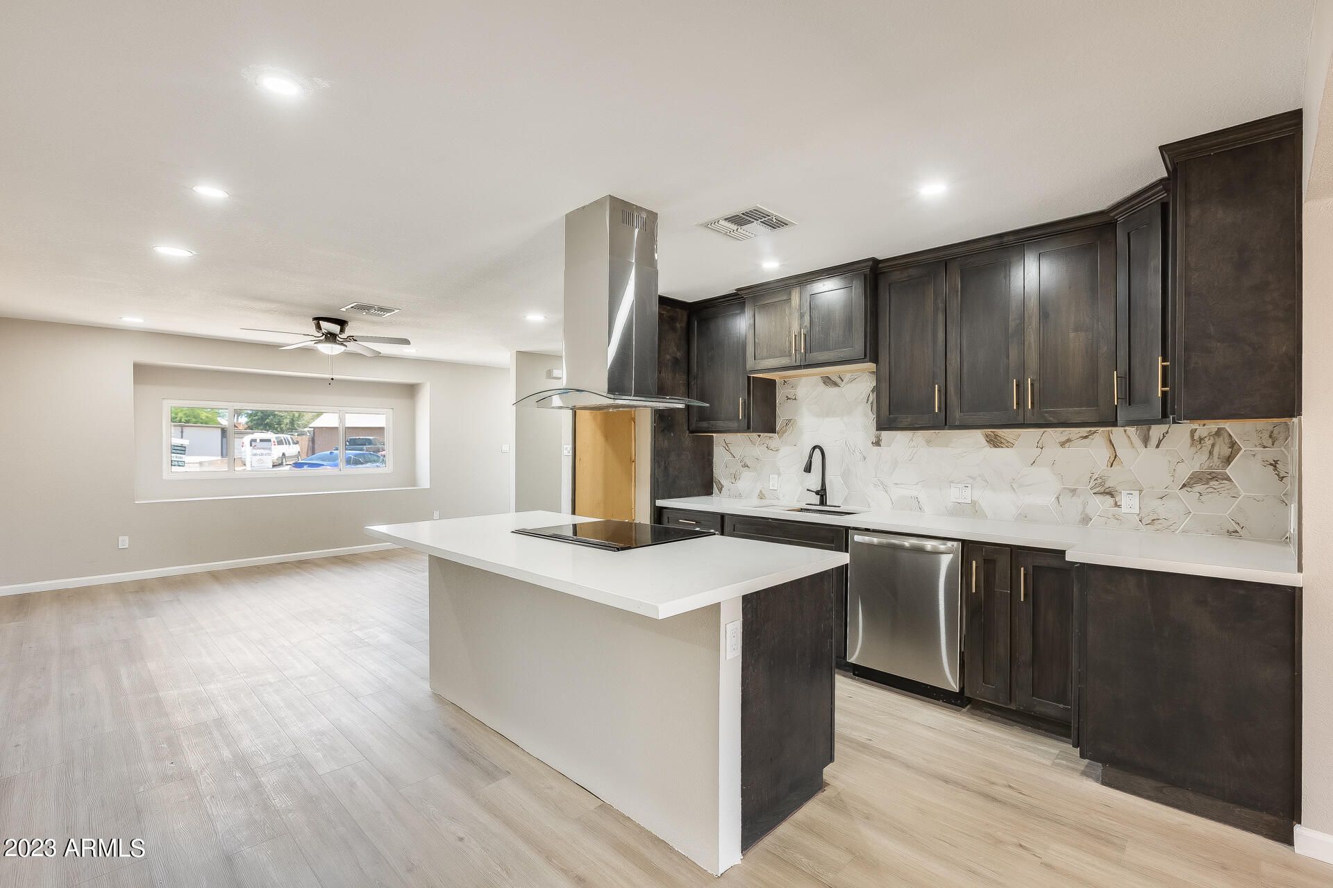 2921 W Mandalay Lane