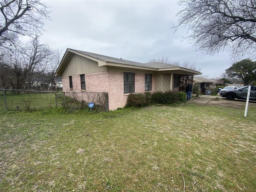 5829 Trio Lane