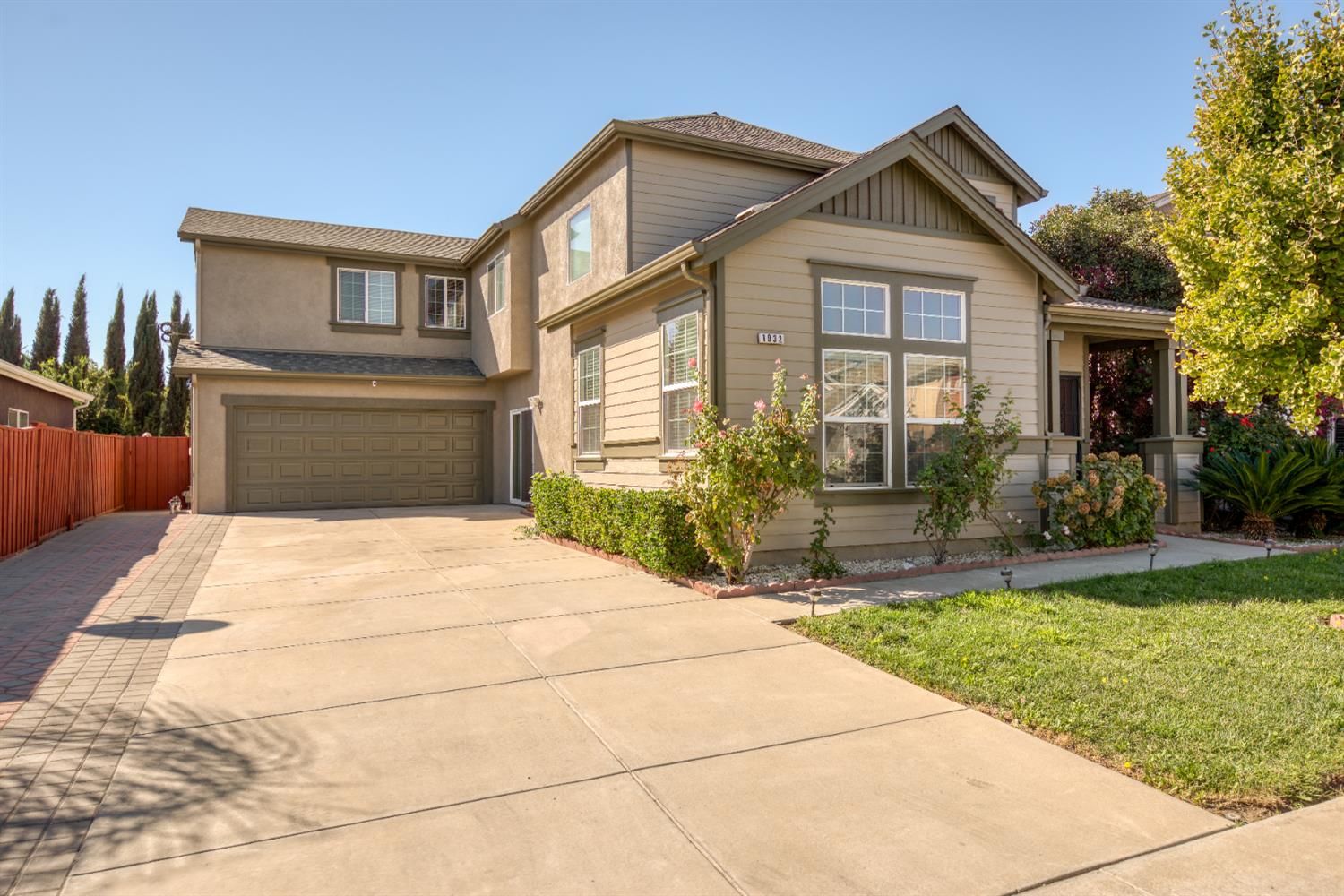 1932 San Ramos Way
