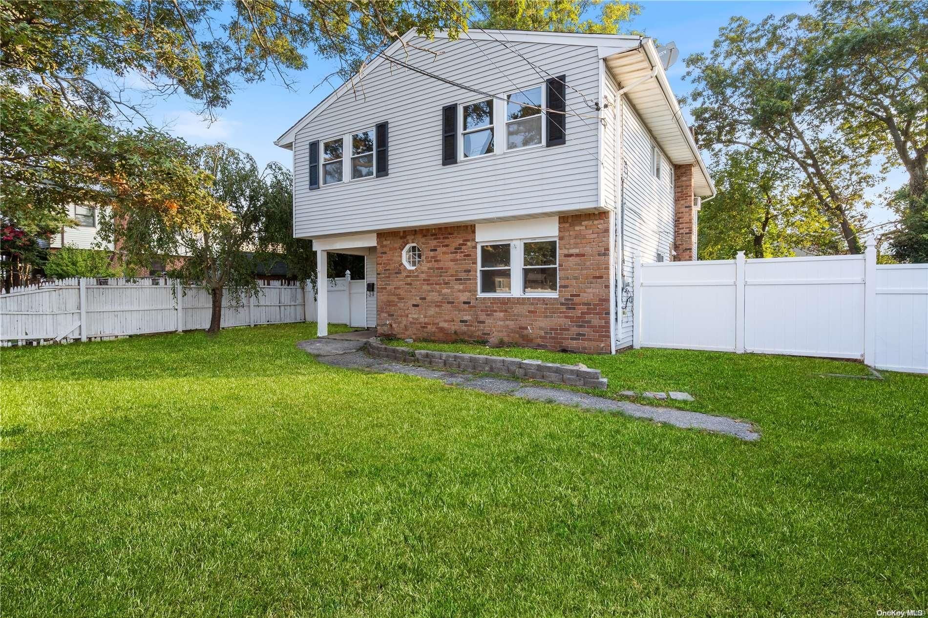 10 Wyona Avenue