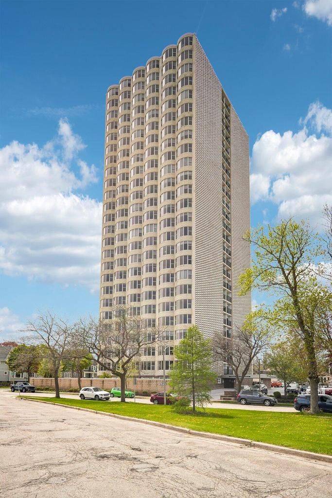 2525 S Shore Drive 14B