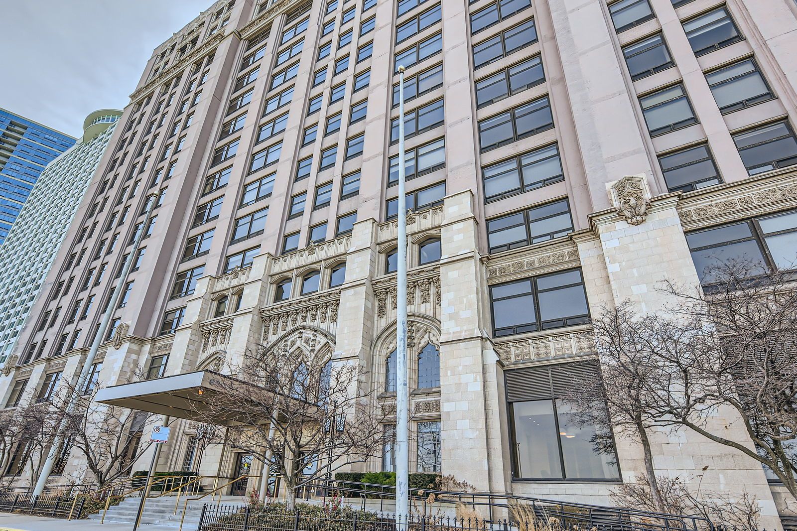 680 N Lake Shore Drive 1212