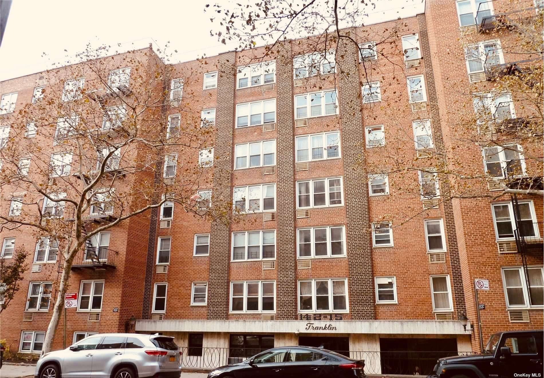 142-15 Franklin Ave 7F