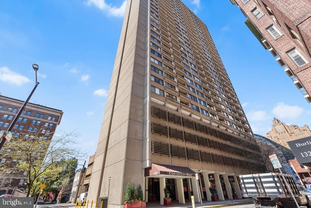 1326 Spruce Street 42 2706