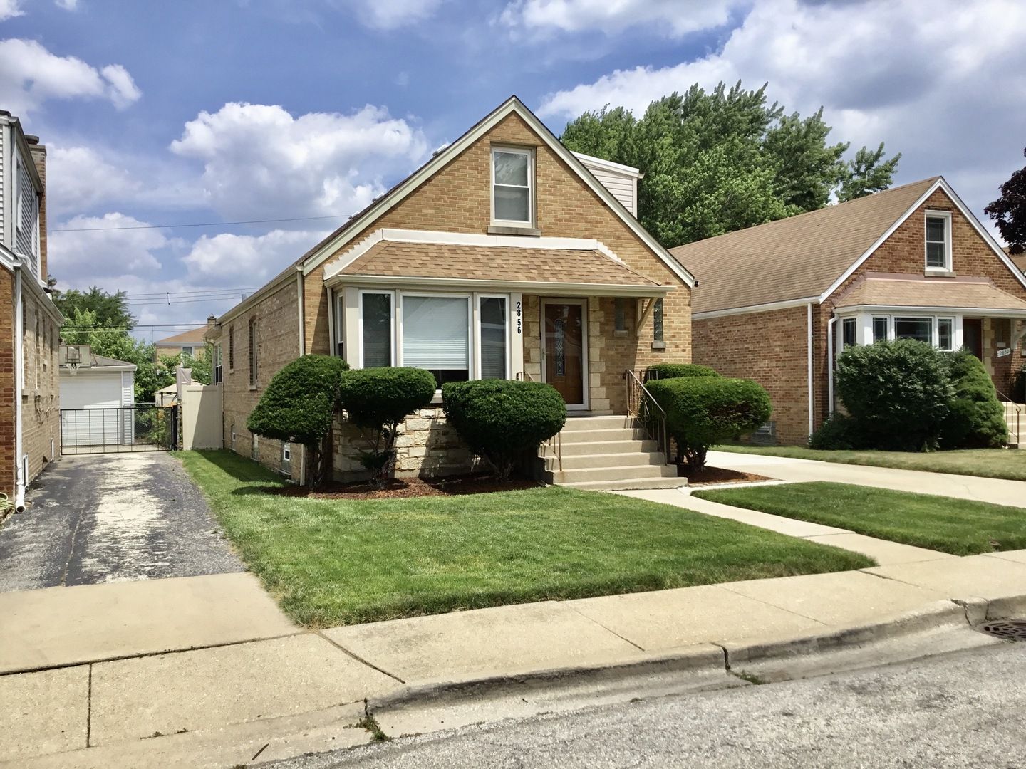 2856 W 84th Place