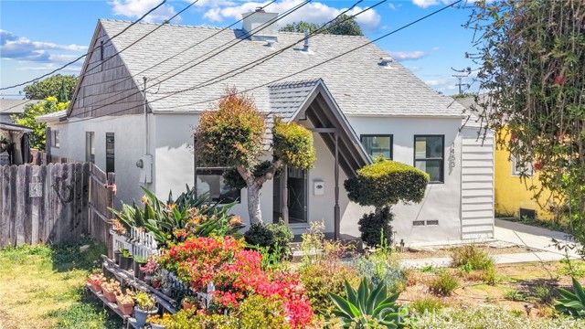 1453 W 215th