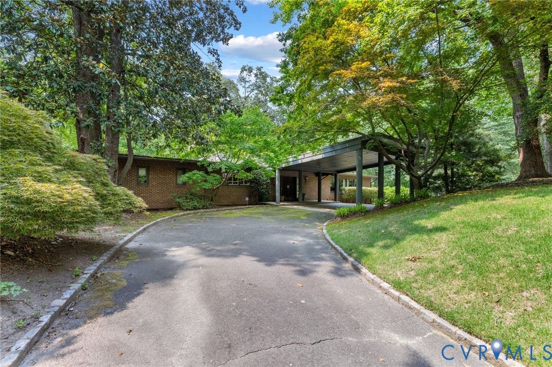 314 Berwickshire Drive