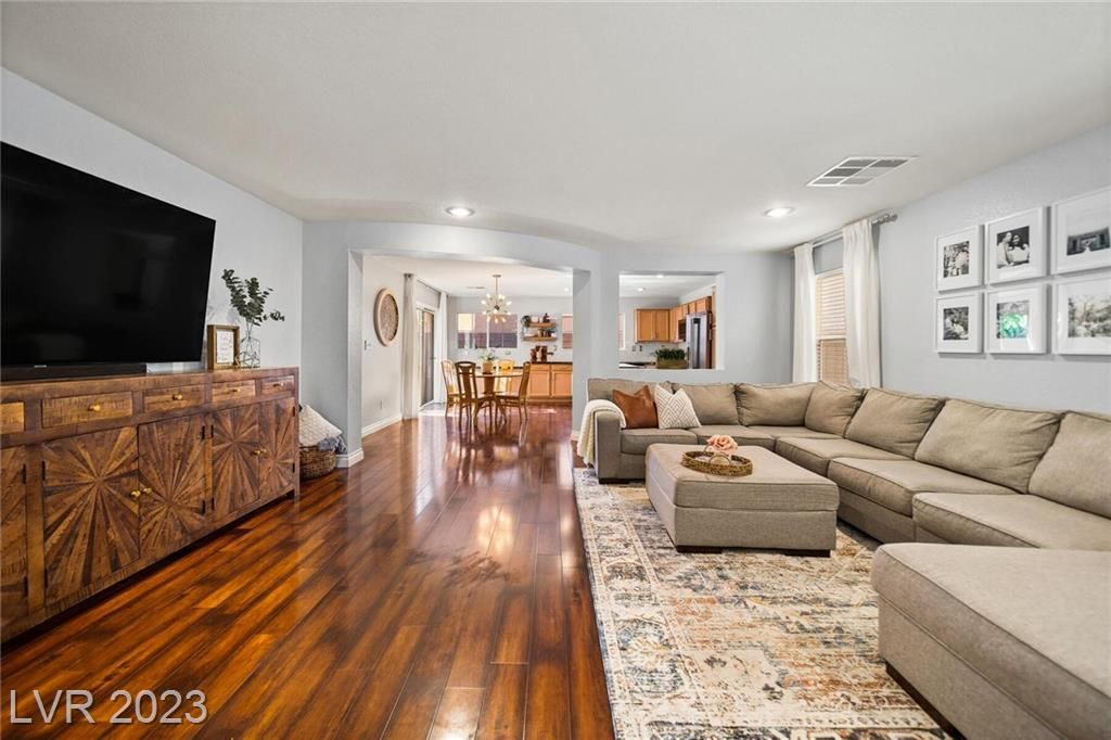 7190 La Cadena Avenue