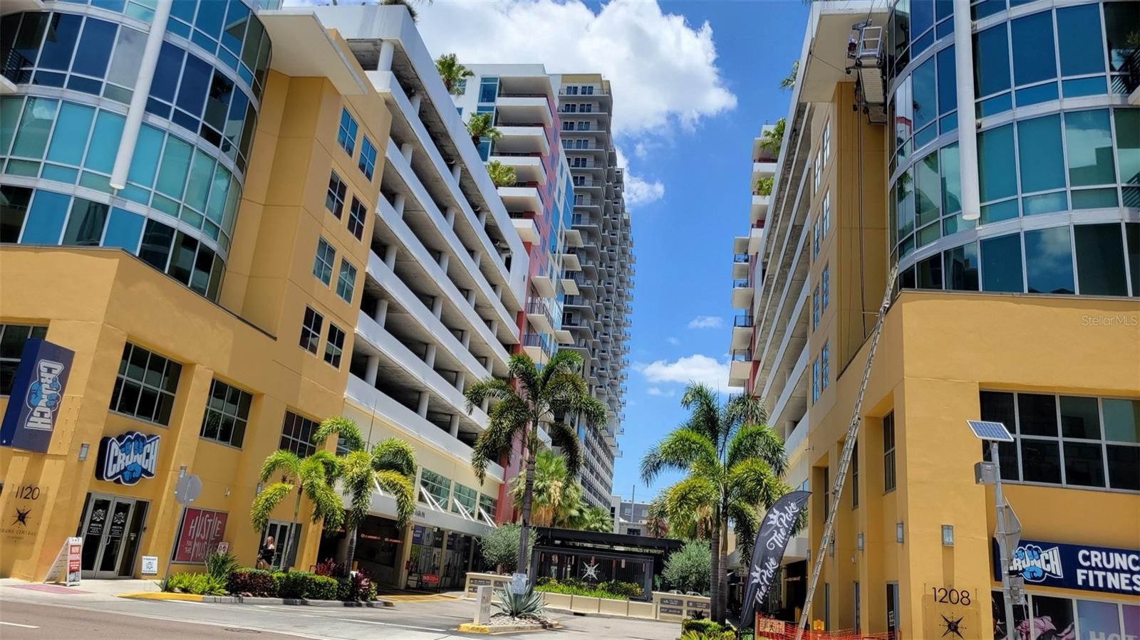 1120 E Kennedy Boulevard 1217