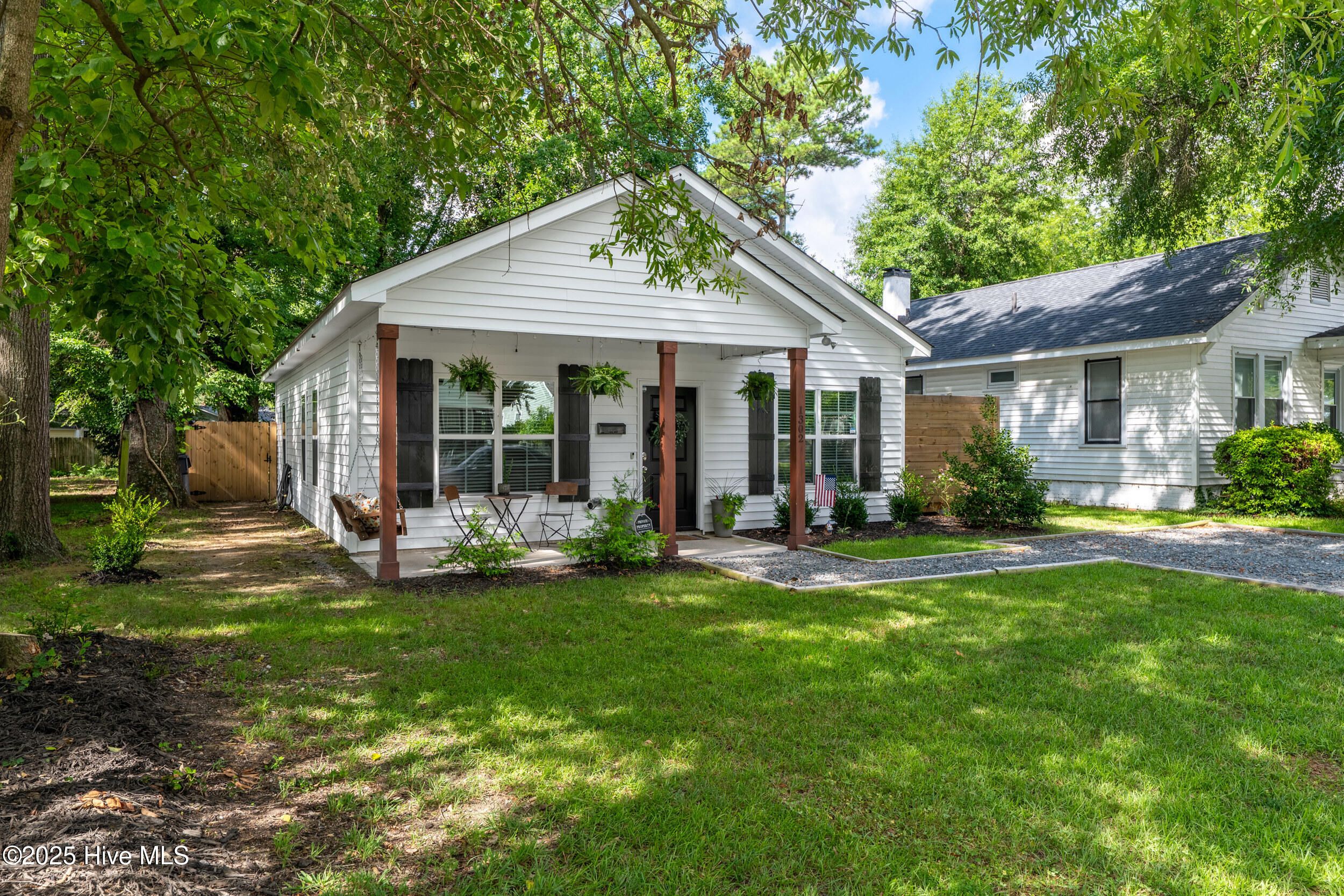 1302 E Walnut Street