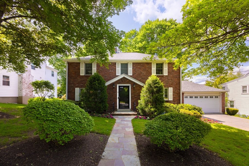 61 Woodlawn Dr