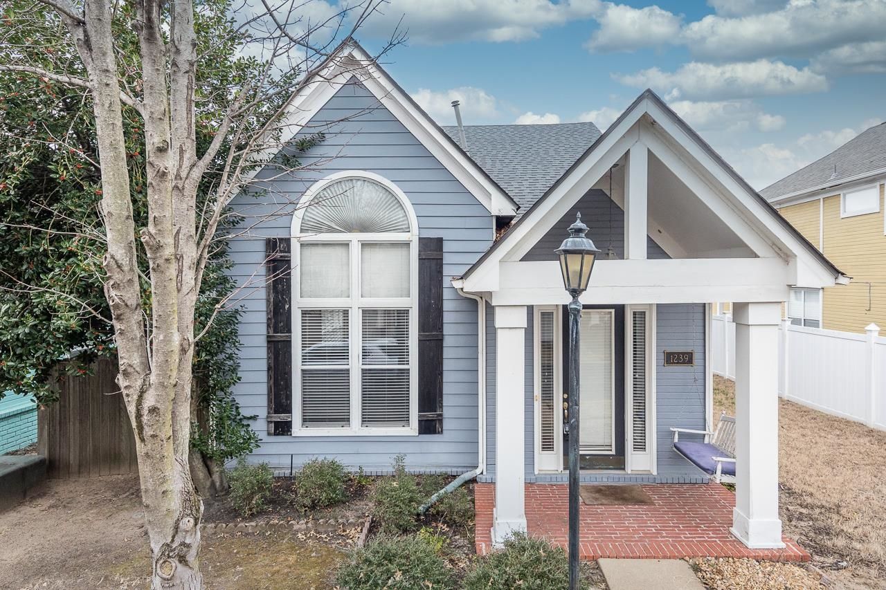 1239 Harbor River Dr