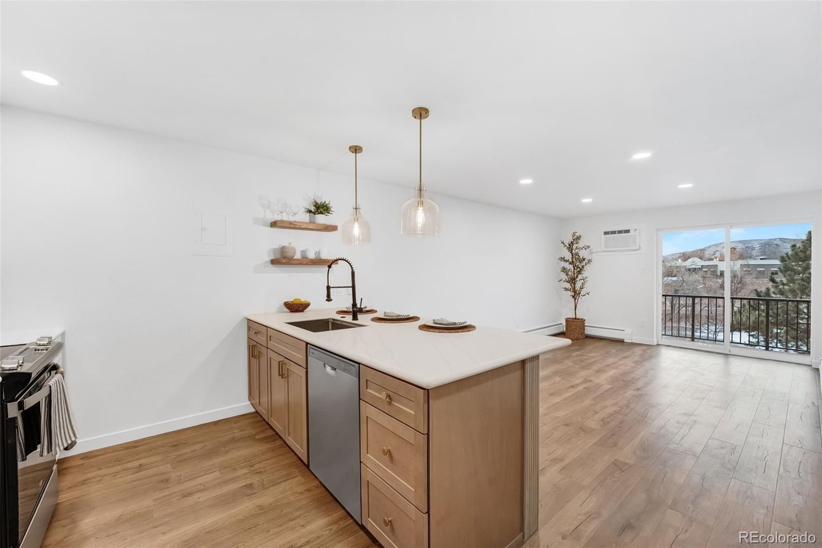 1200 Golden Circle 506