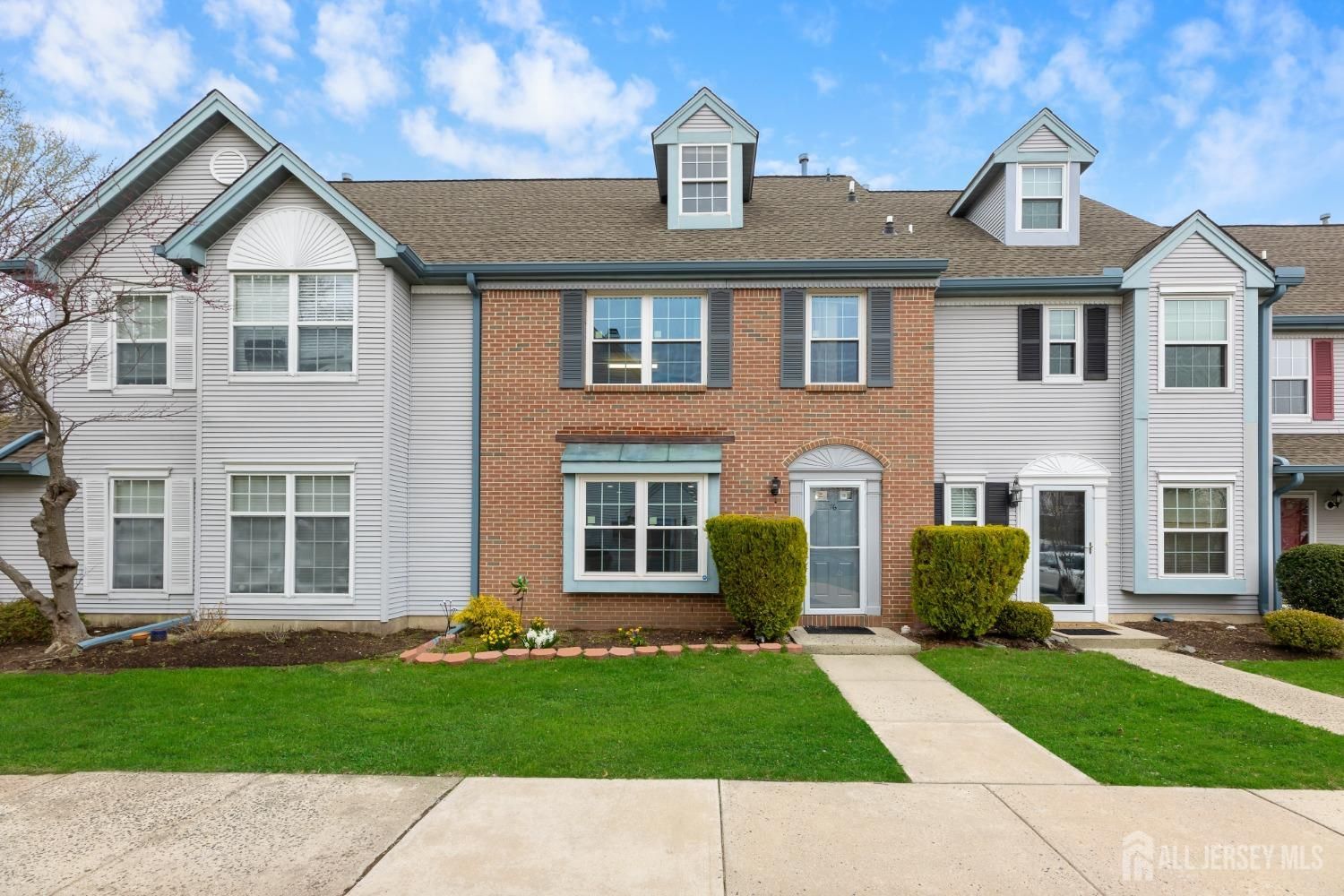 76 Lynnette Court