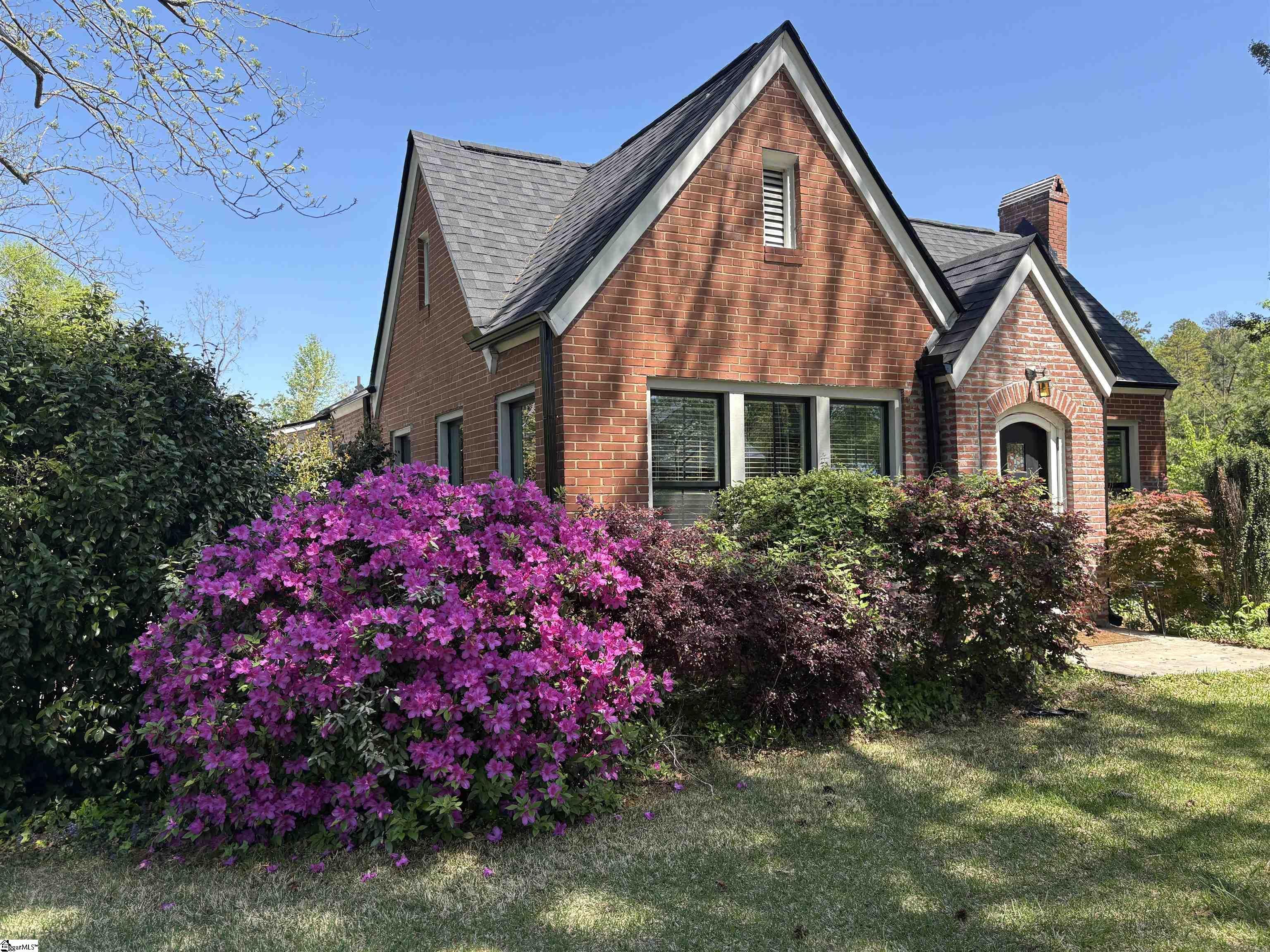 305 E Cherokee Street