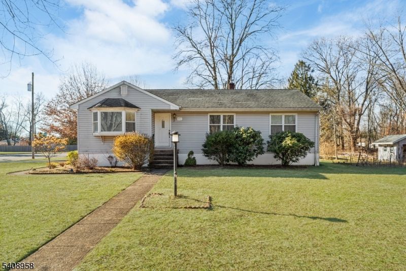 60 White Oak Rd
