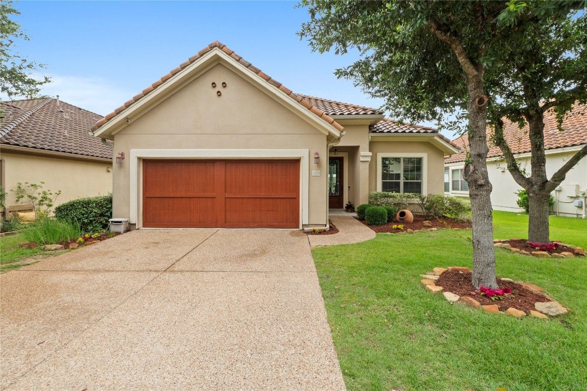 12221 Fairway Cove