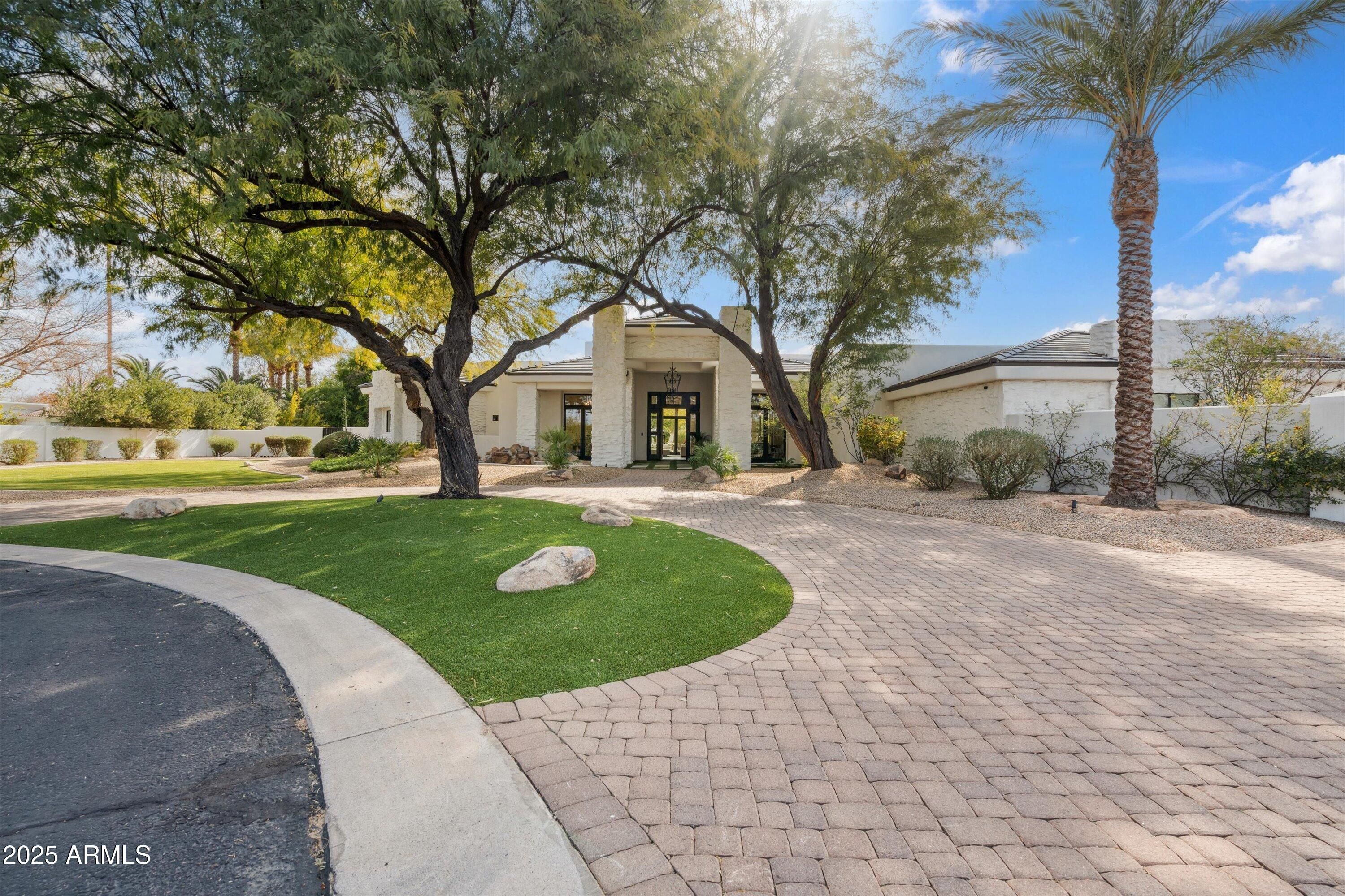 7610 N Mockingbird Lane
