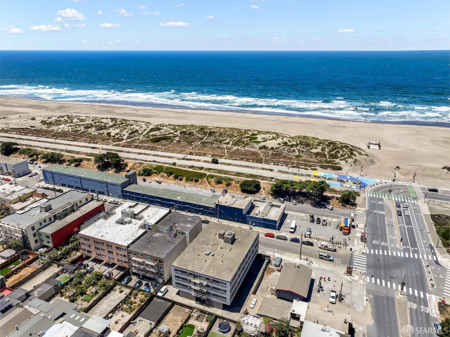 1220 La Playa Street 105