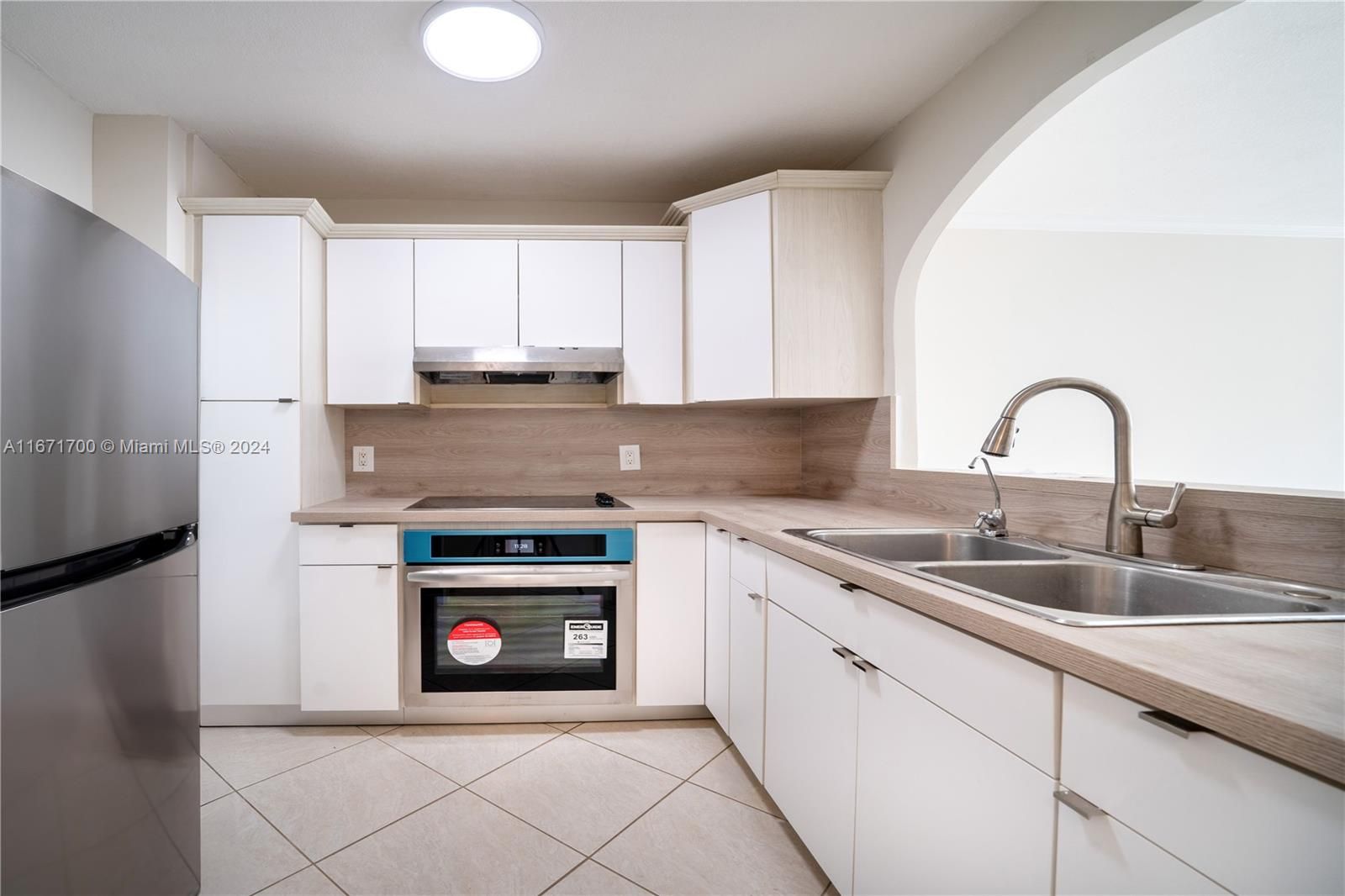 2555 Ne 11th St 310