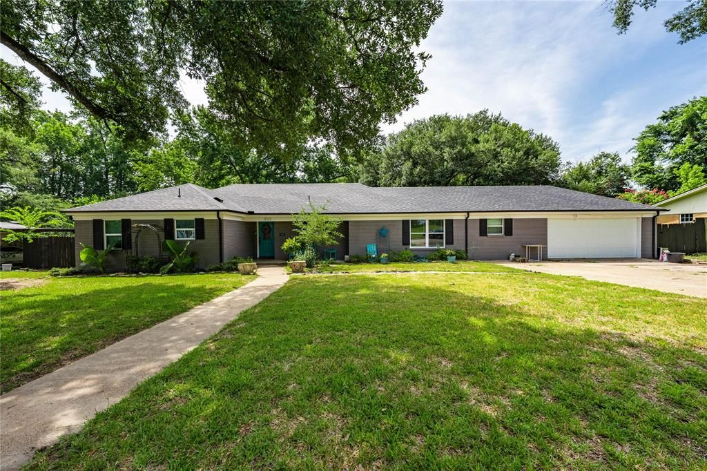 603 Mosley Drive