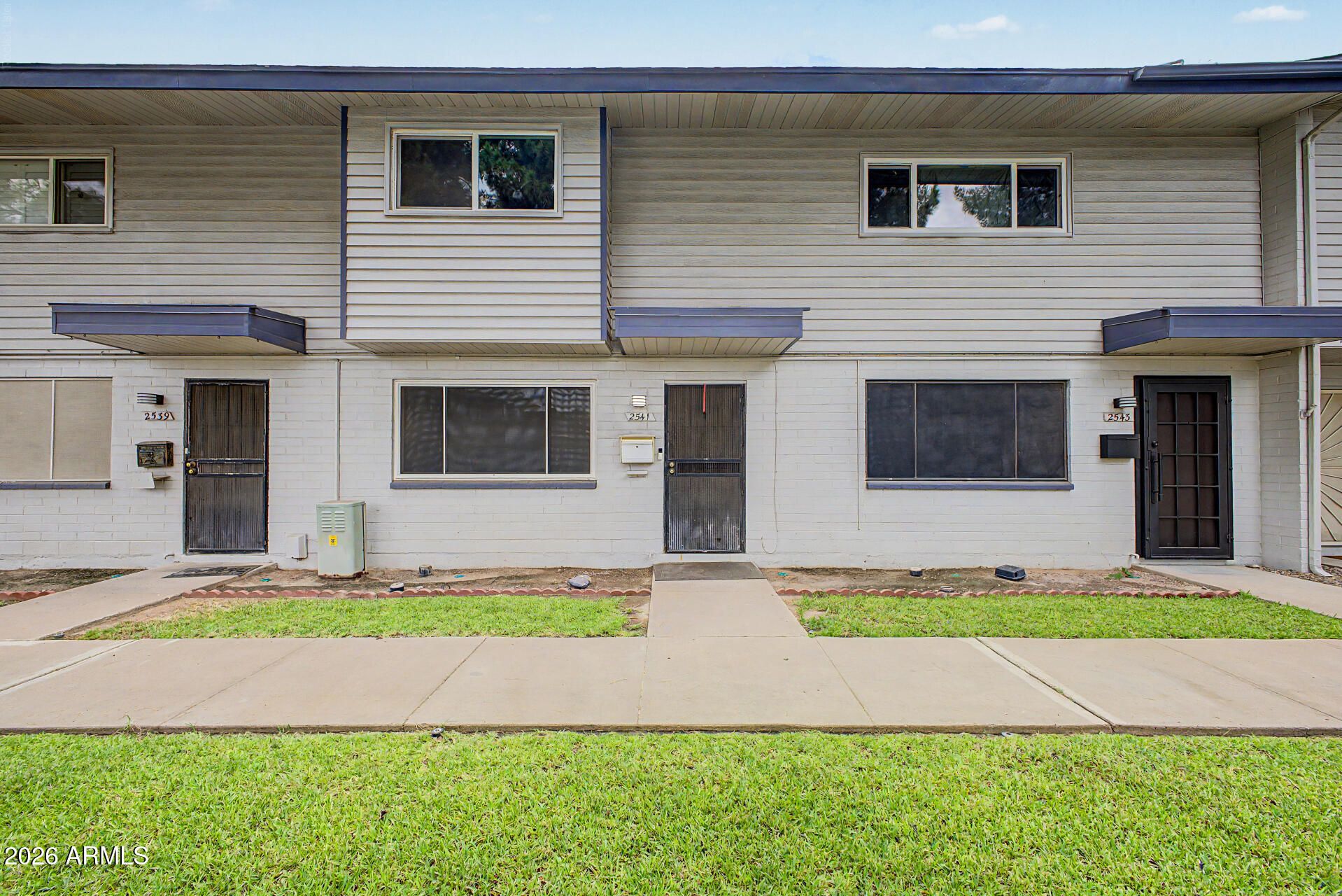 2541 W Rose Lane A4