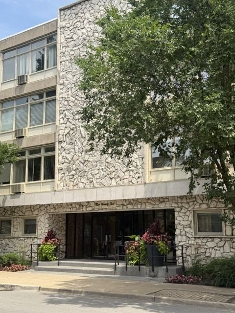 222 N Marion Street 2m