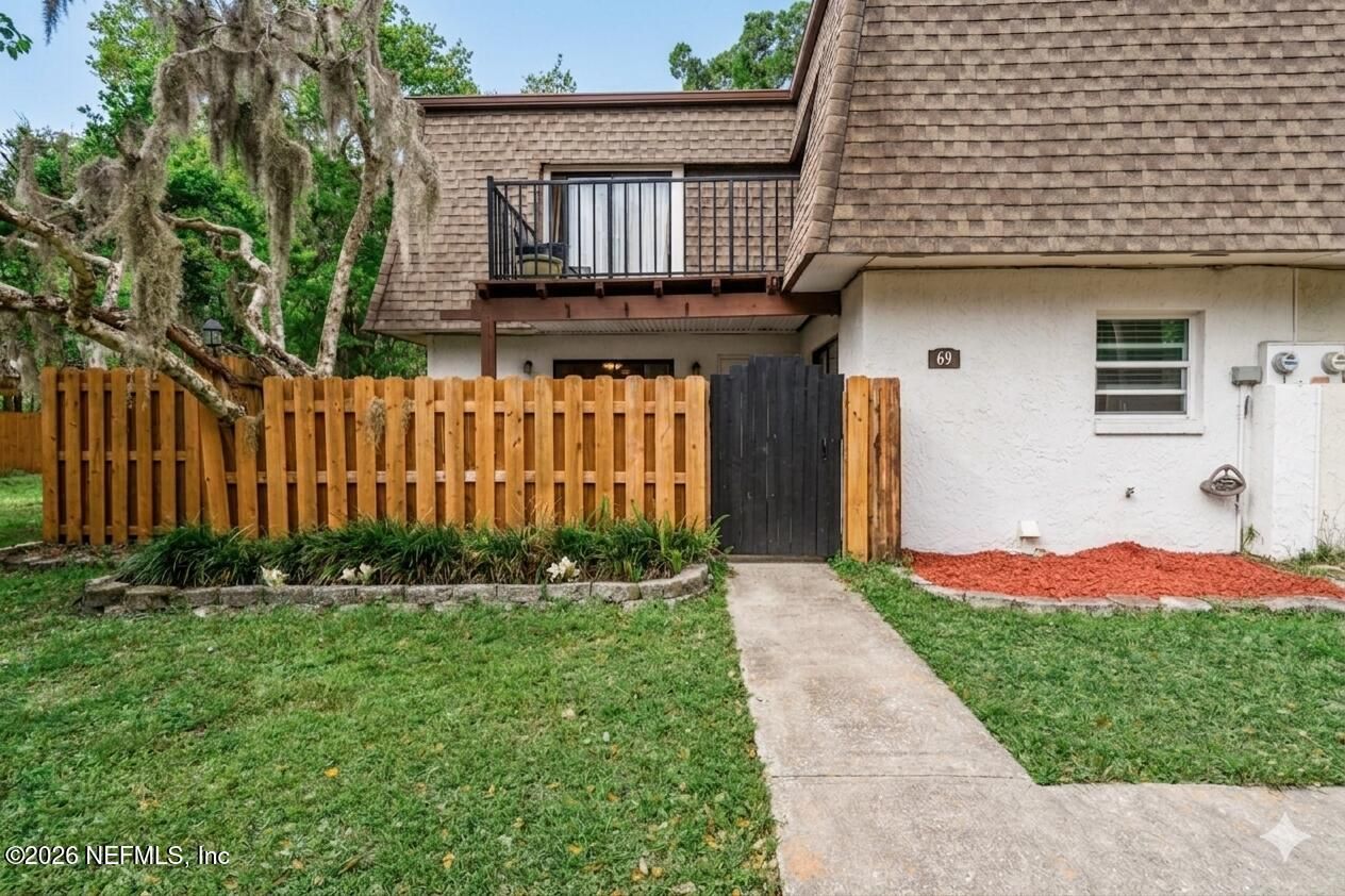 69 Springwood Square