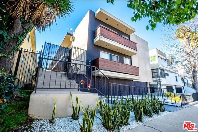 453 S Gramercy Place