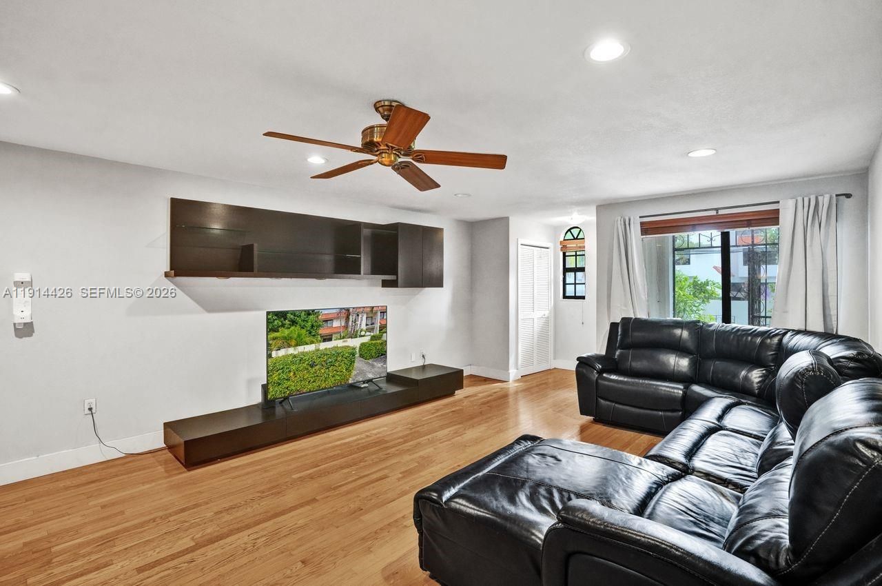 1503 Ne 105th St 1-10