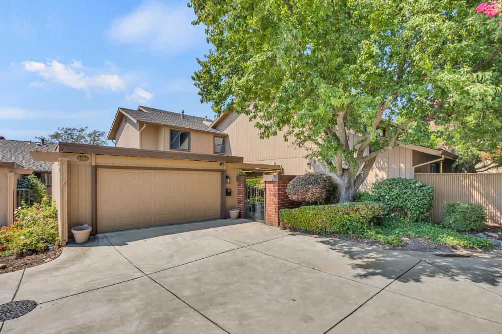 8888 Bluff Lane
