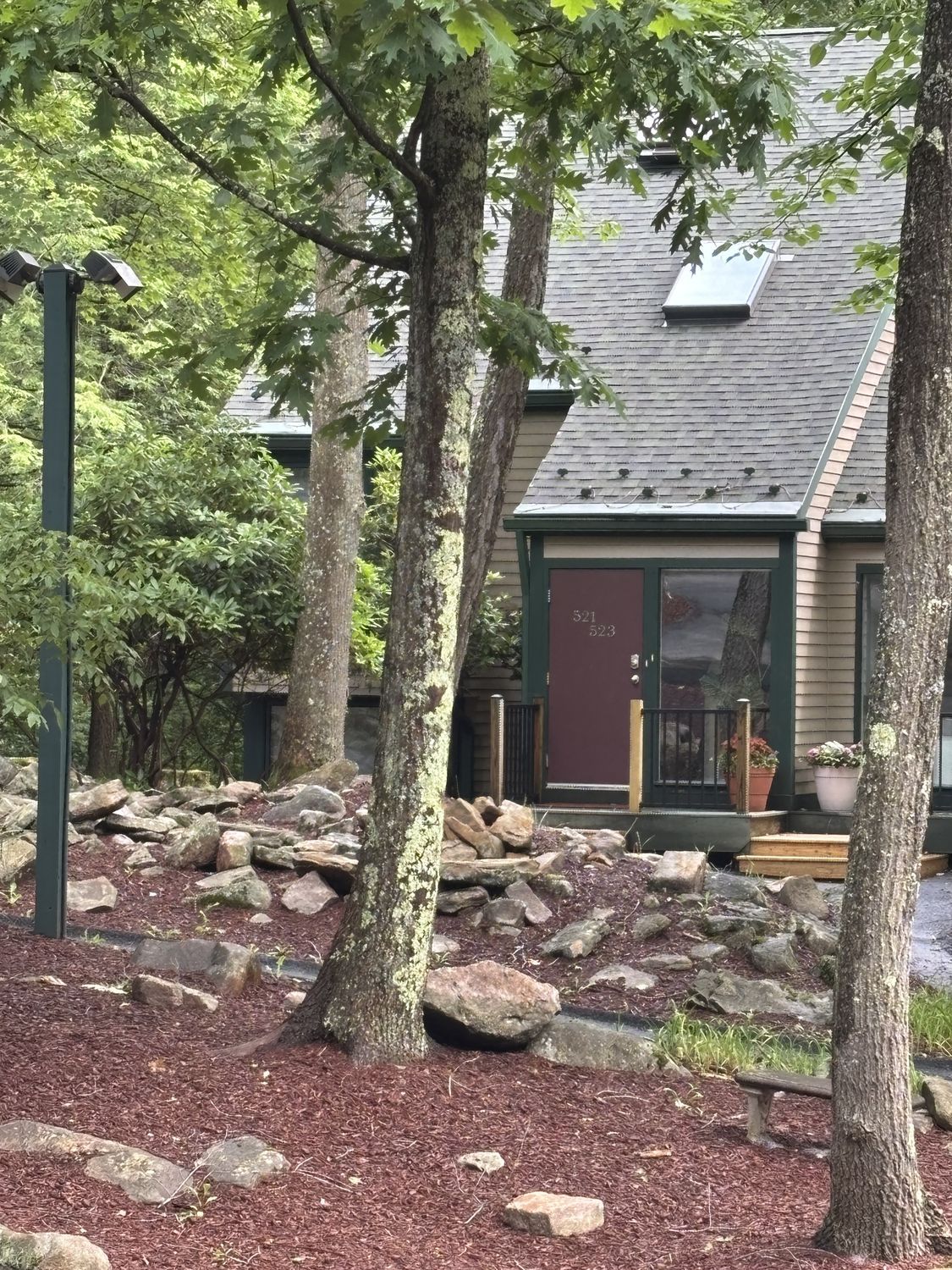 523 Laurel Pond