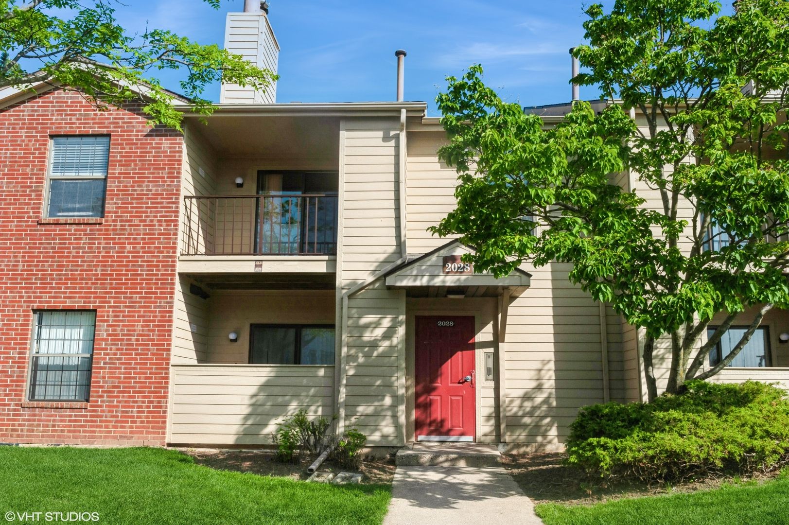 2028 N Rand Road 202